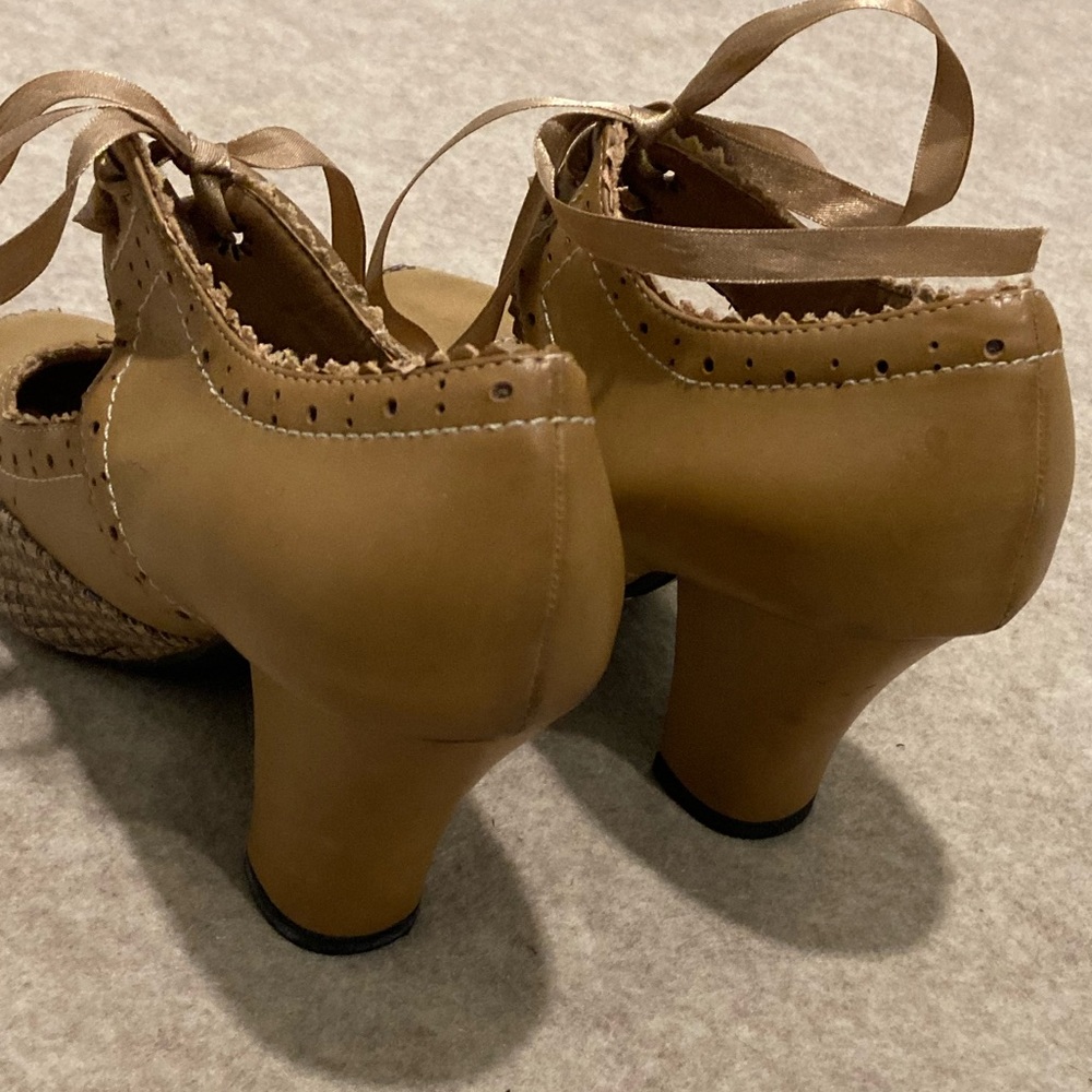 Cute Ribbon Heels - Picture 7 of 16